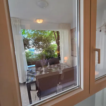 شقة Garden Oasis With Terrace And Free Parking