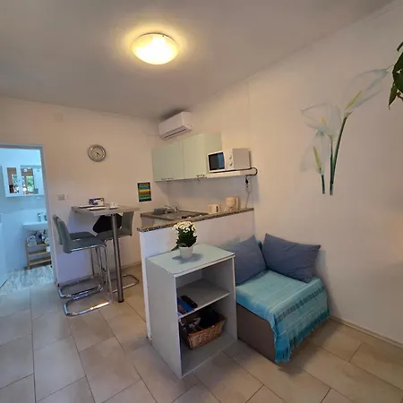 شقة Garden Oasis With Terrace And Free Parking كرك