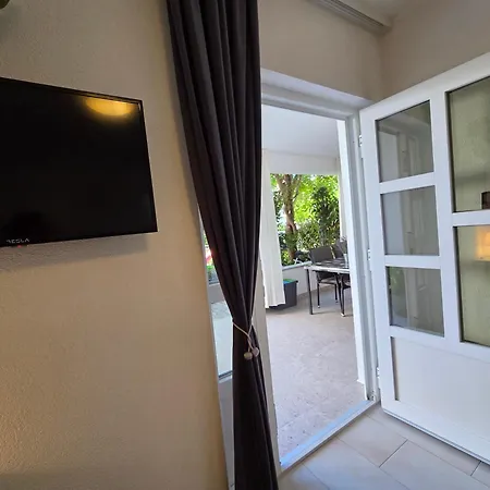 شقة Garden Oasis With Terrace And Free Parking كرك
