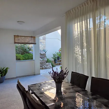 شقة Garden Oasis With Terrace And Free Parking كرك