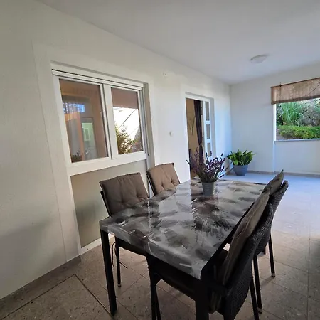 شقة Garden Oasis With Terrace And Free Parking كرك