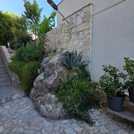 Garden Oasis With Terrace And Free Parking * كرك