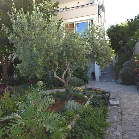 Garden Oasis With Terrace And Free Parking شقة *
